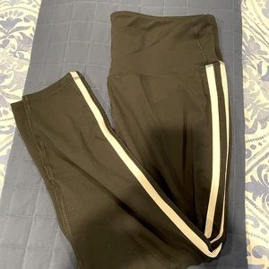 Old Navy black leggings with white side stripe XXL